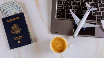 How to Save Money by Knowing When to Purchase Holiday Flights